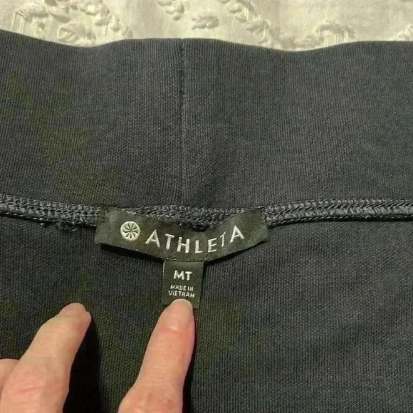 Athleta Black Skirt. Women’s Size Medium - Picture 7 of 10